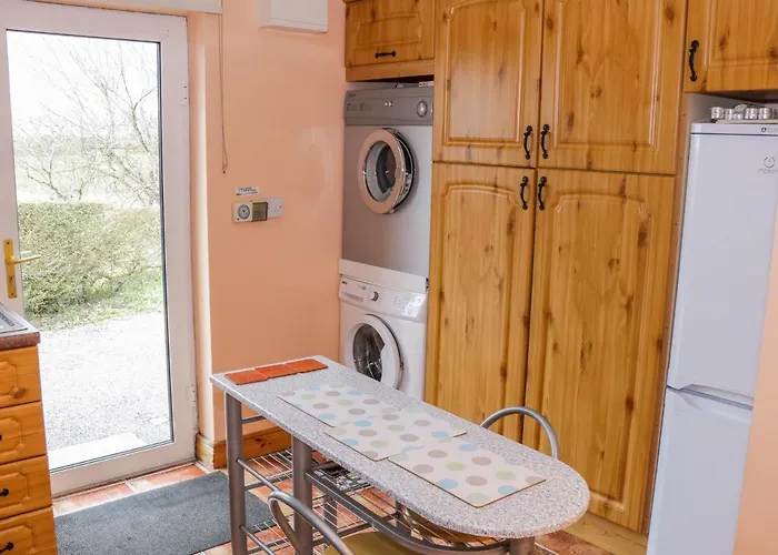 Ellen's * Mountcharles